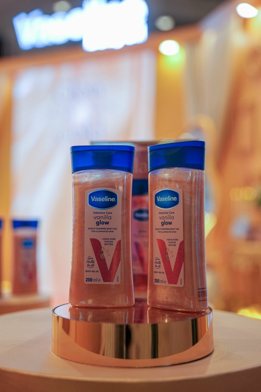 VASELINE MAKES ITS DEBUT AT LAKMĒ FASHION WEEK IN PARTNERSHIP WITH FASHION DESIGN COUNCIL OF INDIA WITH THE LAUNCH OF ITS NEW SHIMMER BODY OIL