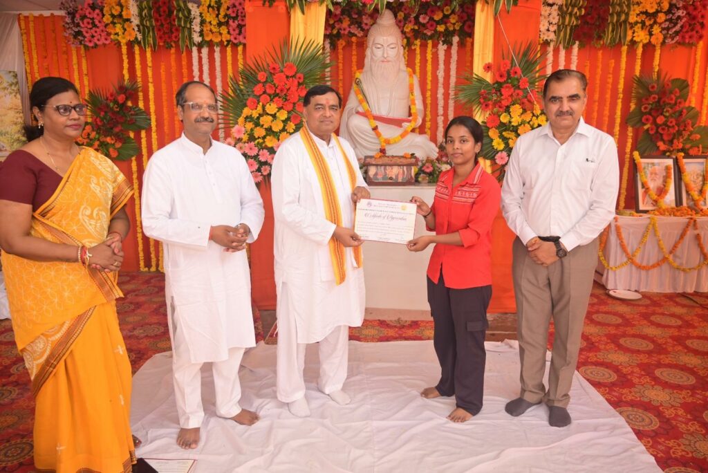 Maharishi Valmiki’s Five-Foot Statue Unveiled at Ramayan University in Ayodhya